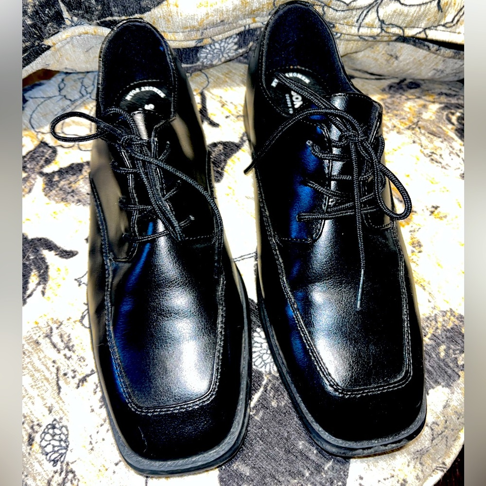 Size 6 boys Sonoma dress shoes